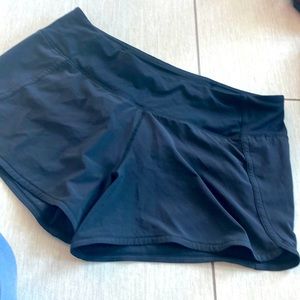 lululemon tracker short size 8